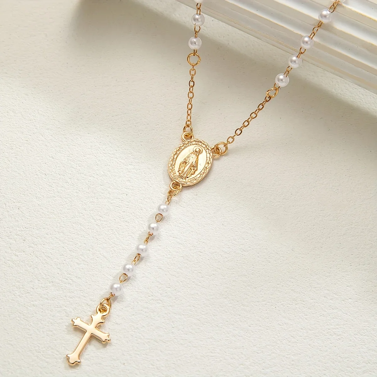 A Classic And Elegant Golden C - Jewelry Making Event incelemesi ve fiyatı