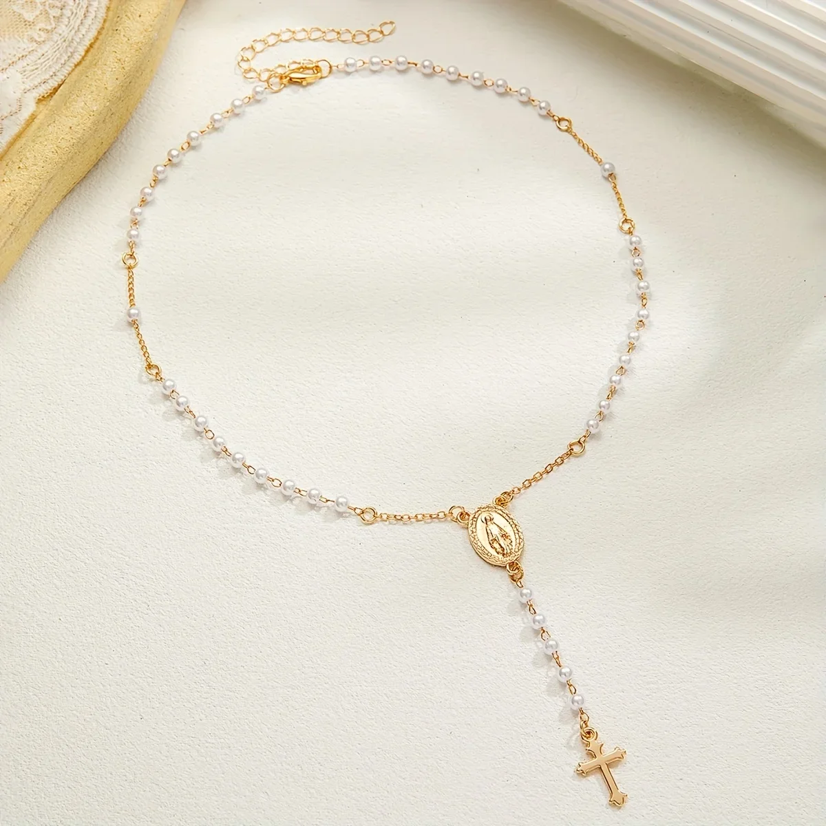 A Classic And Elegant Golden C - Jewelry Making Event incelemesi ve fiyatı